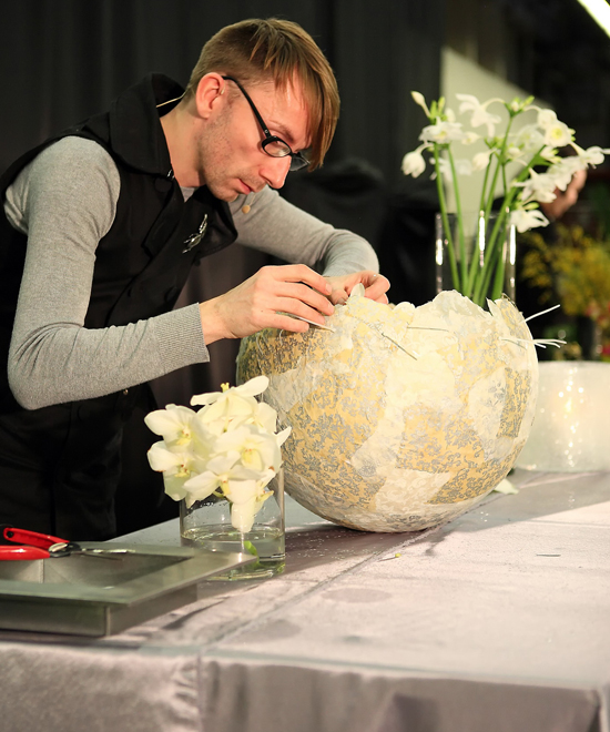 Флористы москвы. Вакансия флориста в москве. Московский флорист. Московский флорист. Конкурс флористов.