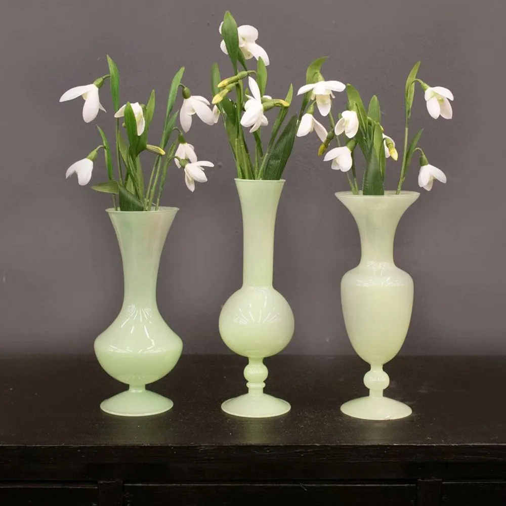 Вазы на ножках для одного цветка или для букета