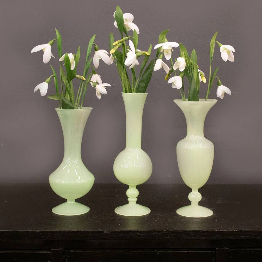 Вазы на ножках для одного цветка или для букета